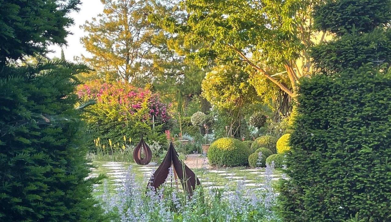 Les Jardins Haute Couture Huismes Eksteriør bilde